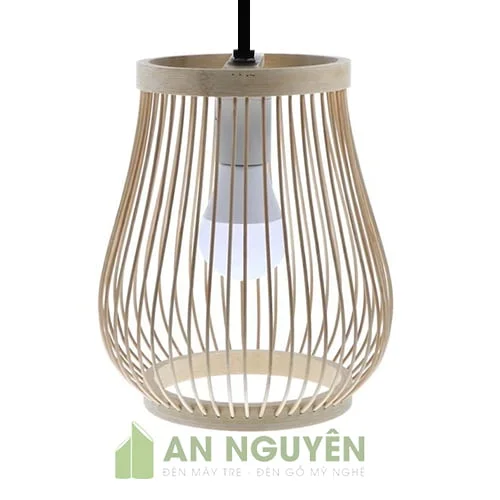 Đèn mây tre hình cái lồng chim dưới ánh sáng vàng trang trí siêu dễ thương