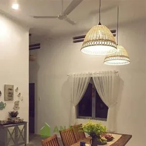 Đèn Mây Tre: Mẫu đèn mây tre đan có khoen tròn trang trí quán cafe Phi 45 H 30cm