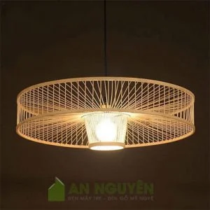 Đèn Mây Tre: Mẫu đèn thả tăm tre như hình bánh xe
