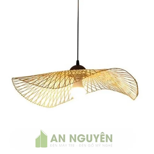 Đèn Mây Tre: Mẫu đèn nan tre đan hình lá sen có vành