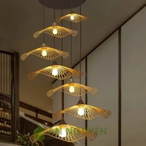 Đèn Mây Tre: Mẫu đèn nan tre đan hình lá sen có vành