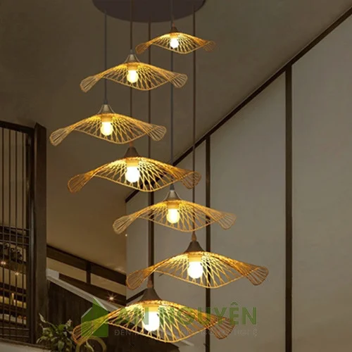 Đèn Mây Tre: Mẫu đèn nan tre đan hình lá sen có vành