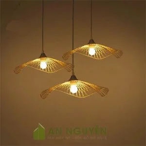 Đèn Mây Tre: Mẫu đèn nan tre đan hình lá sen có vành