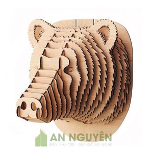 Đầu gấu treo tường bằng gỗ trang trí vách phòng khách