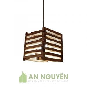 Đèn Gỗ: Mẫu đèn thả gỗ lập phương nhiều thanh gỗ xếp chồng trang trí quán cafe