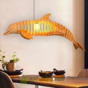 Đèn thả gỗ hình cá heo dễ thương trang trí bàn ăn1