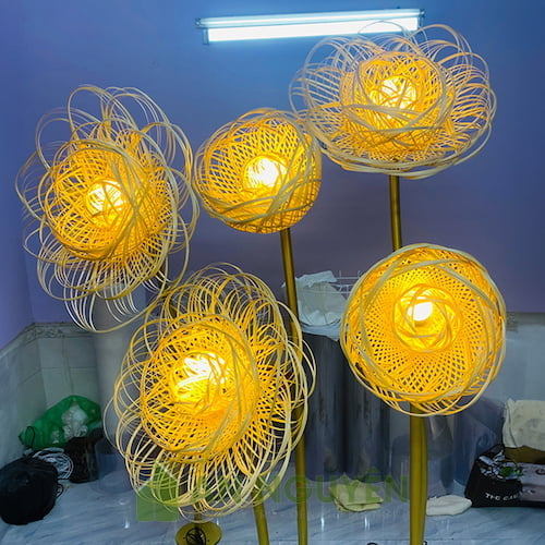 đèn hoa tre
