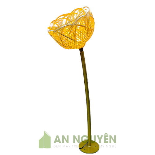 đèn hoa tre
