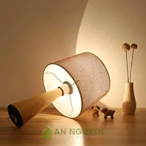 Đèn Gỗ: Mẫu đèn gỗ để bàn gắn chụp vải trang trí bàn phòng ngủ, bàn đọc sách