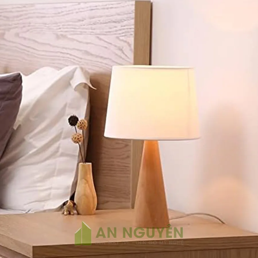 Đèn Gỗ: Mẫu đèn gỗ để bàn gắn chụp vải trang trí bàn phòng ngủ, bàn đọc sách