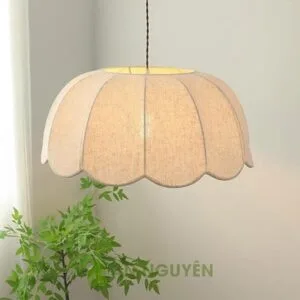 Đèn Vải: Mẫu đèn vải hình cánh hoa thả trần trang trí bàn ăn TPHCM