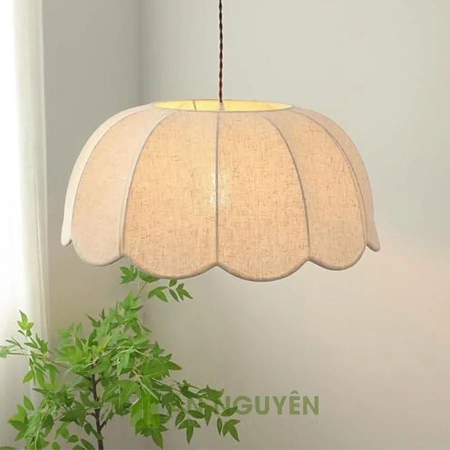 Đèn Vải: Mẫu đèn vải hình cánh hoa thả trần trang trí bàn ăn TPHCM