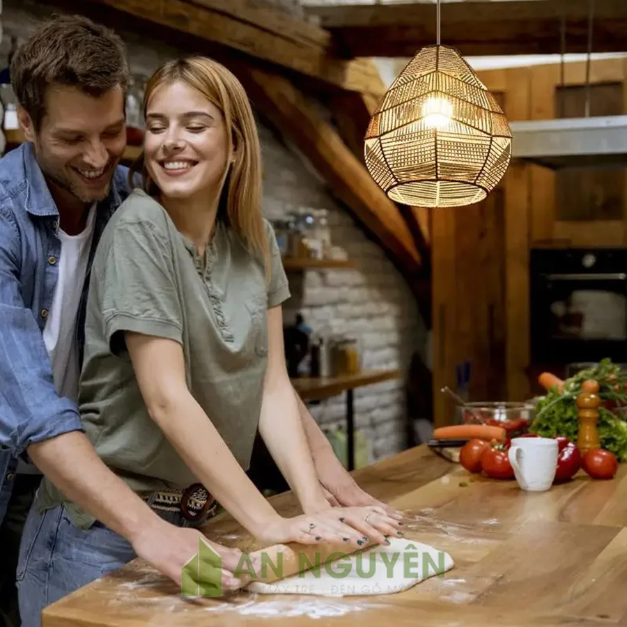 Đèn Dây Thừng: Mẫu đèn thả dây thừng quấn khung sắt kiểu trái mận trang trí bàn ăn