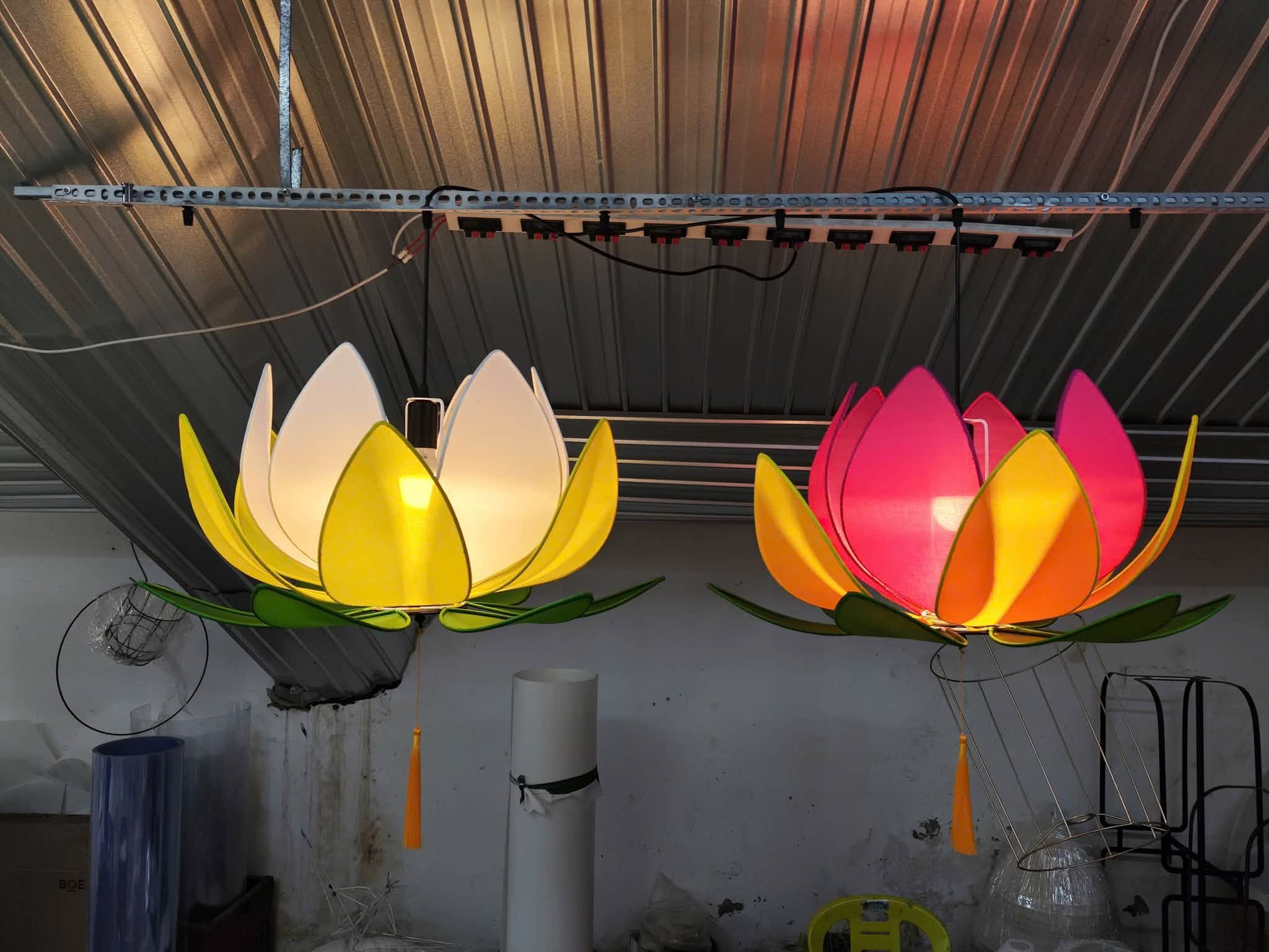 Mẫu đèn vải hoa sen đẹp Mẫu đèn vải hoa sen đẹp